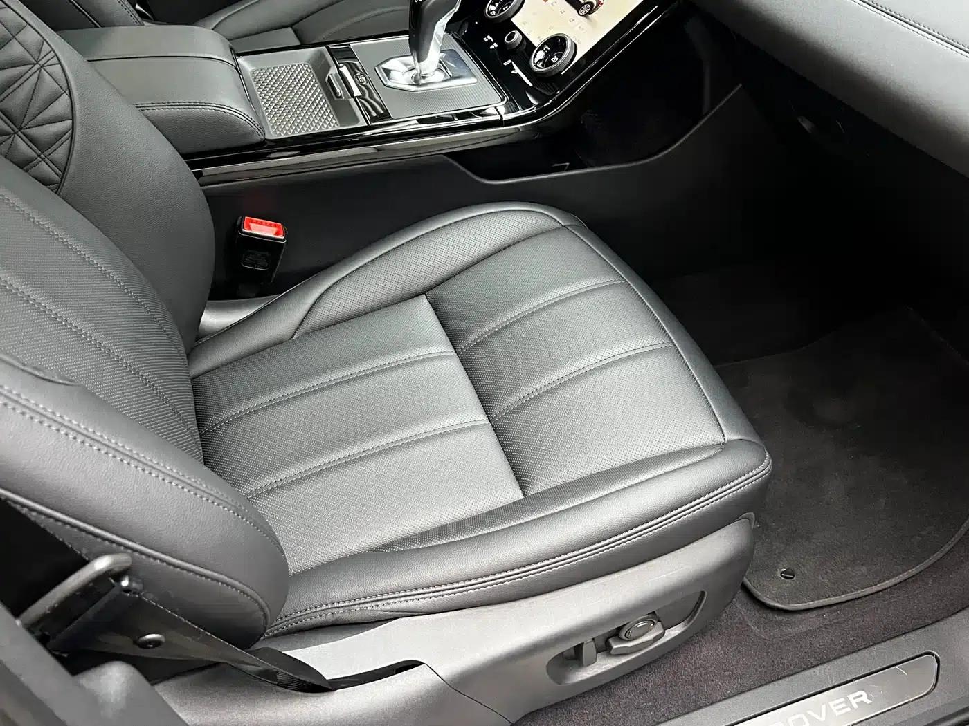 Range Rover Evoque 2022 Facelift Evoque L 249PS R-Dynamic Luxury Edition — миниатюра 24