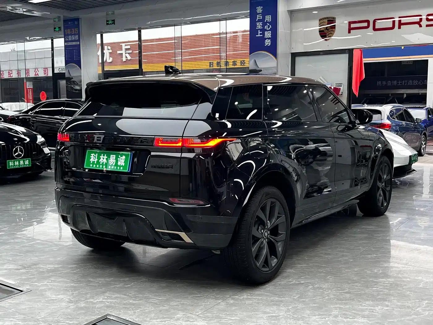 Range Rover Evoque 2022 Facelift Evoque L 249PS R-Dynamic Luxury Edition — миниатюра 4