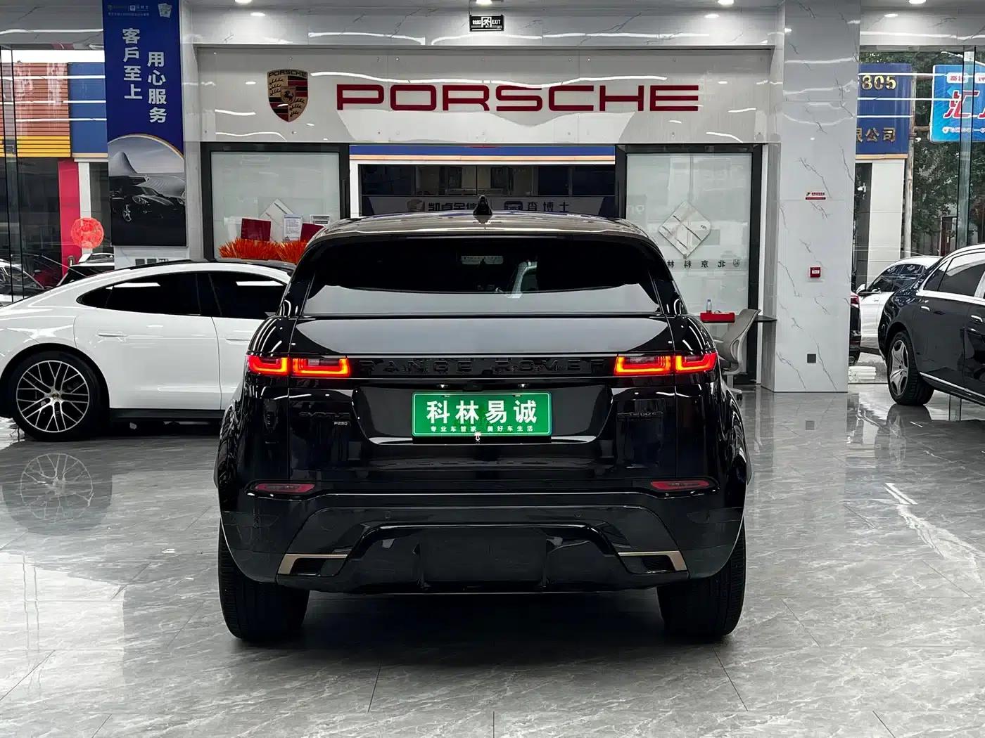Range Rover Evoque 2022 Facelift Evoque L 249PS R-Dynamic Luxury Edition — миниатюра 5