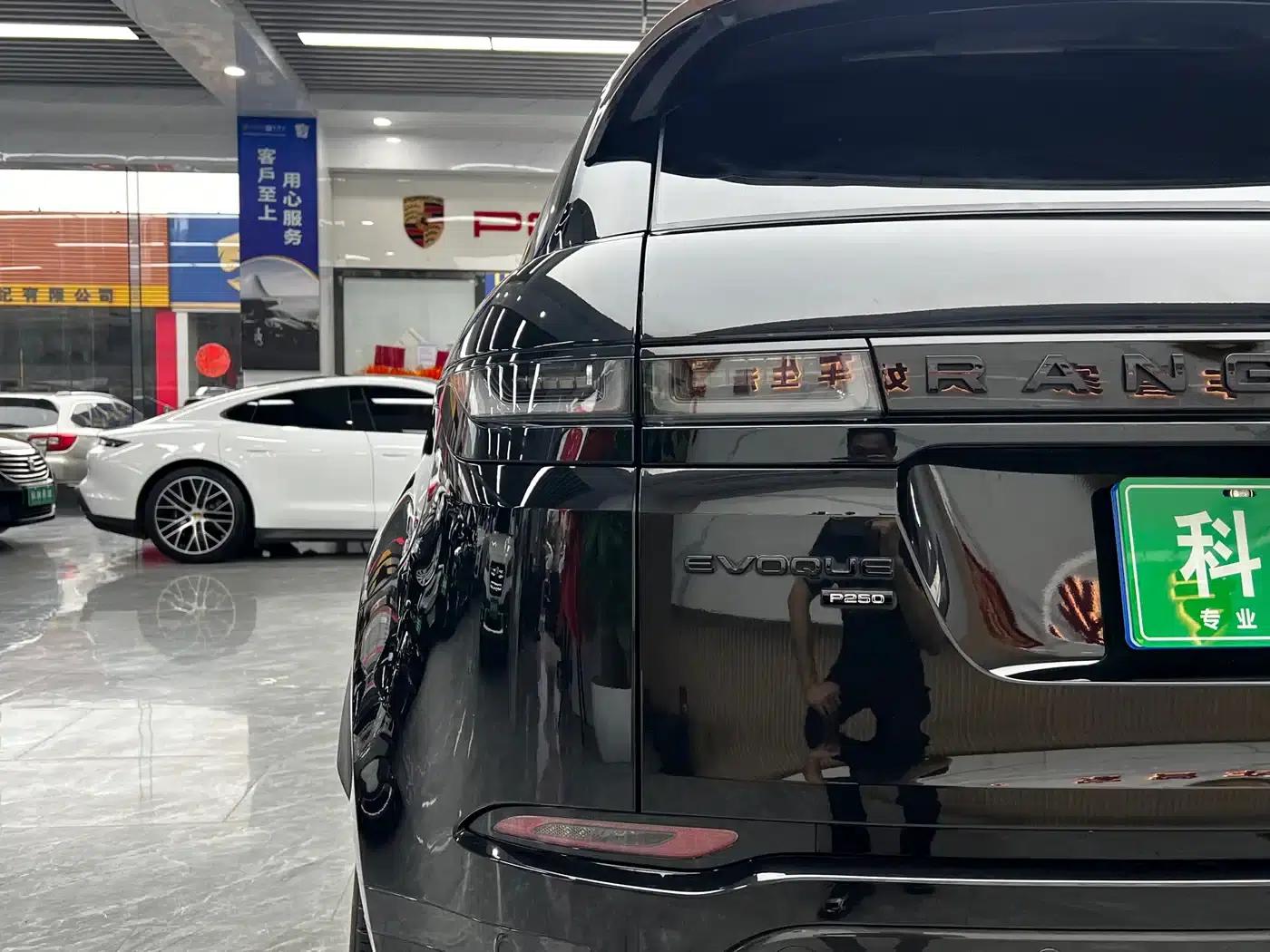 Range Rover Evoque 2022 Facelift Evoque L 249PS R-Dynamic Luxury Edition — миниатюра 10