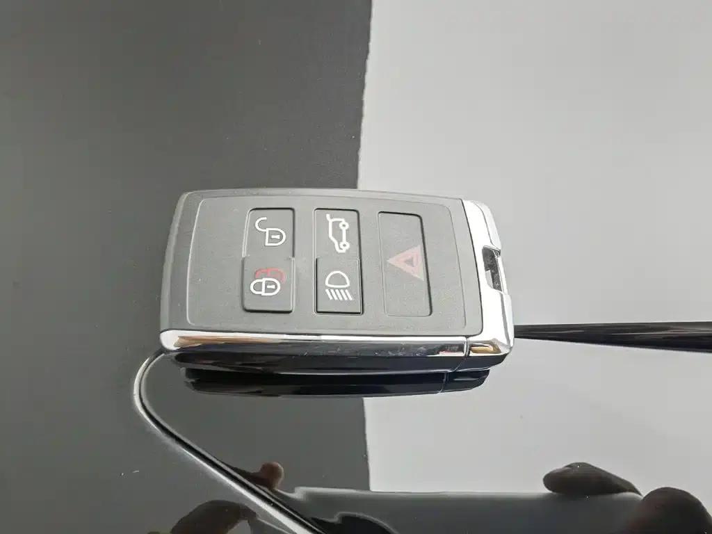 Range Rover Evoque 2022 Facelift Evoque L 249PS R-Dynamic Luxury Edition — миниатюра 19