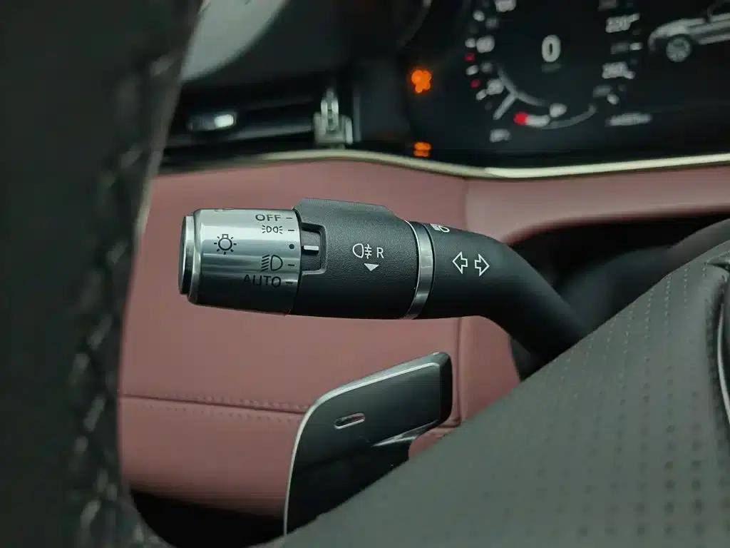Range Rover Evoque 2022 Facelift Evoque L 249PS R-Dynamic Luxury Edition — миниатюра 21