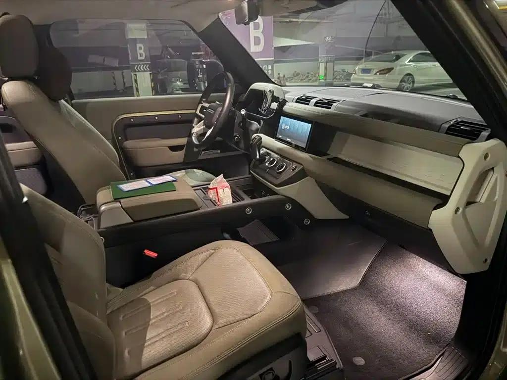 Land Rover Defender 2021 90 P400 Classic Reissue — миниатюра 3