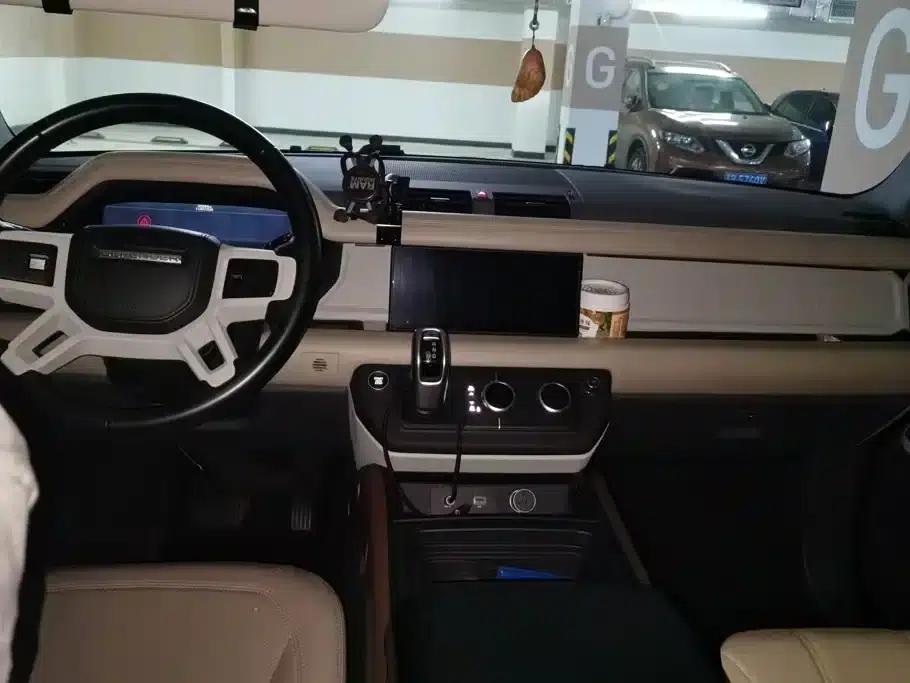 2020 Land Rover Defender 110 P400 Dark Edition — миниатюра 12