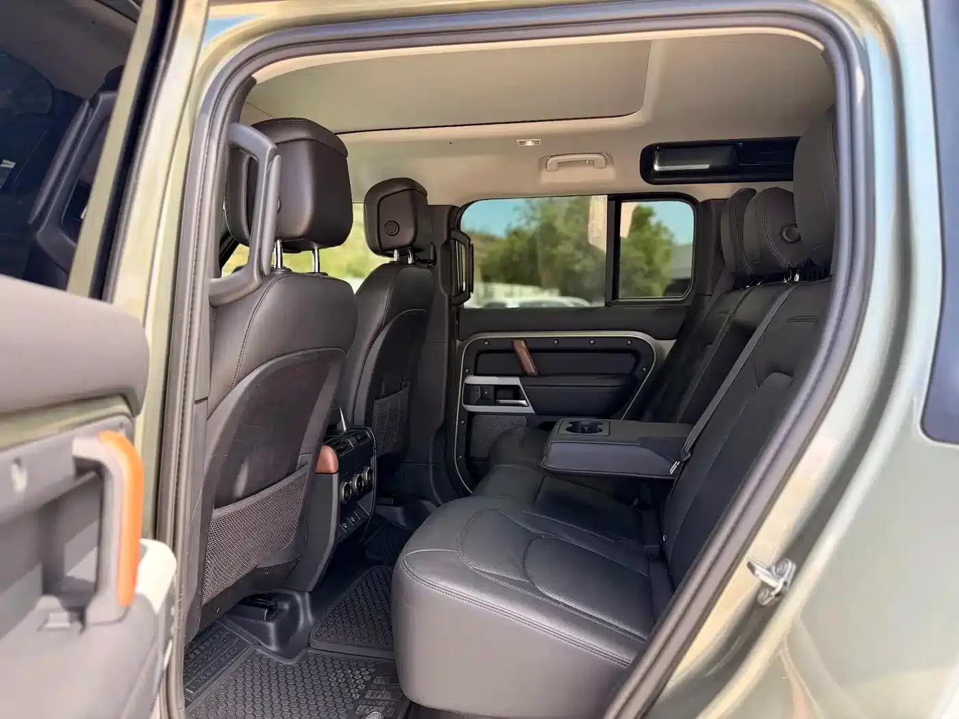 2022 Land Rover Defender 110 P400 Dark Edition — миниатюра 8