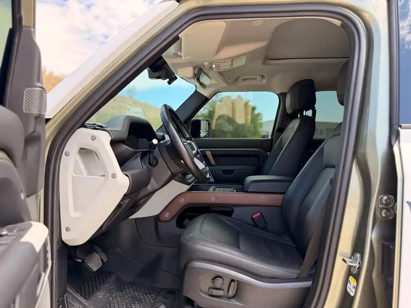 2022 Land Rover Defender 110 P400 Dark Edition — миниатюра 9
