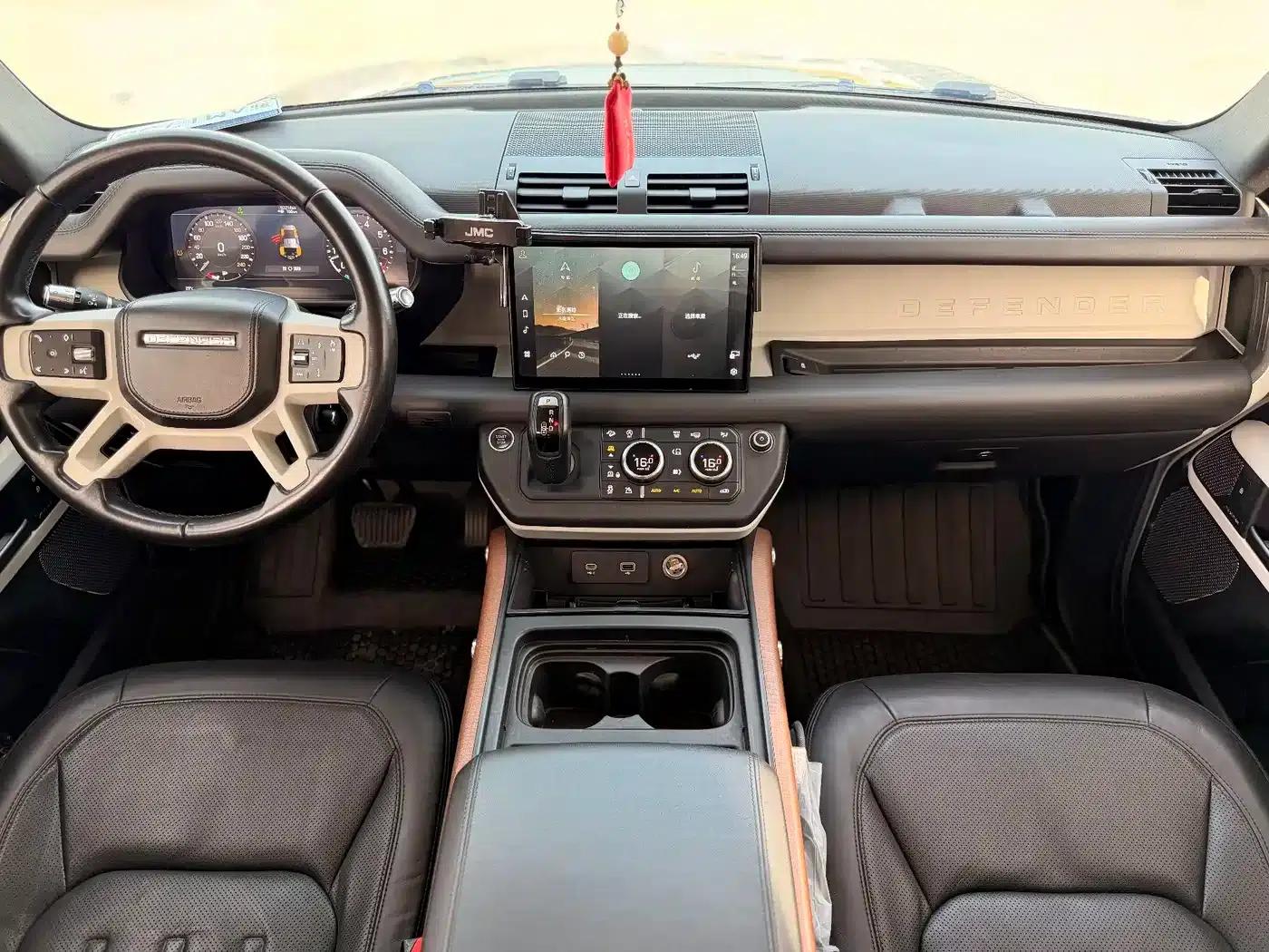 Land Rover Defender 2020 110 P400 First Edition Matte Silver Special Package — миниатюра 7