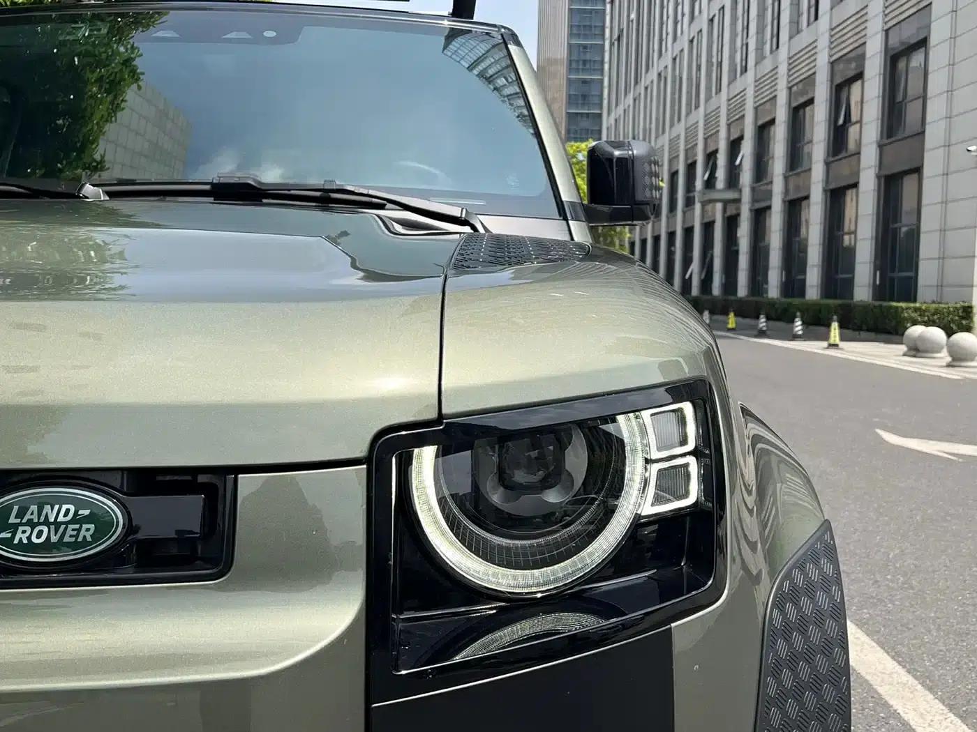 2023 Land Rover Defender 110 3.0T P400 Dark Edition — миниатюра 15