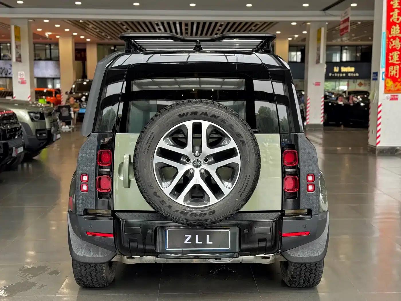2023 Land Rover Defender 110 3.0T P400 Dark Edition — миниатюра 16