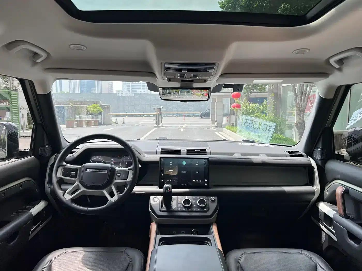 2023 Land Rover Defender 110 3.0T P400 Dark Edition — миниатюра 4