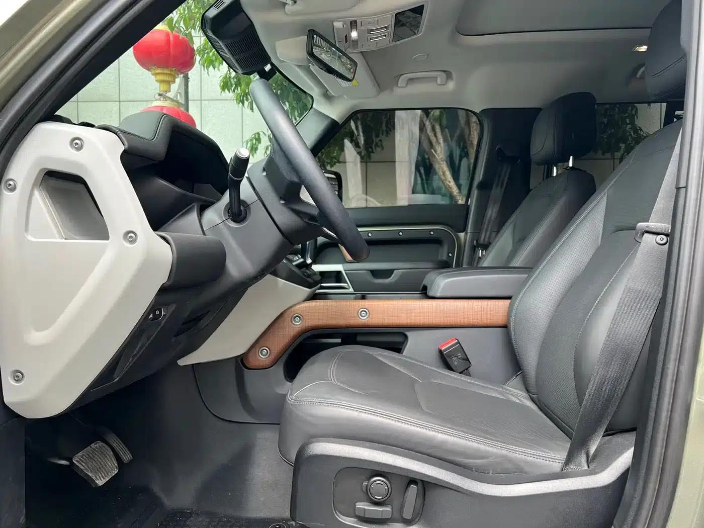 2023 Land Rover Defender 110 3.0T P400 Dark Edition — миниатюра 5