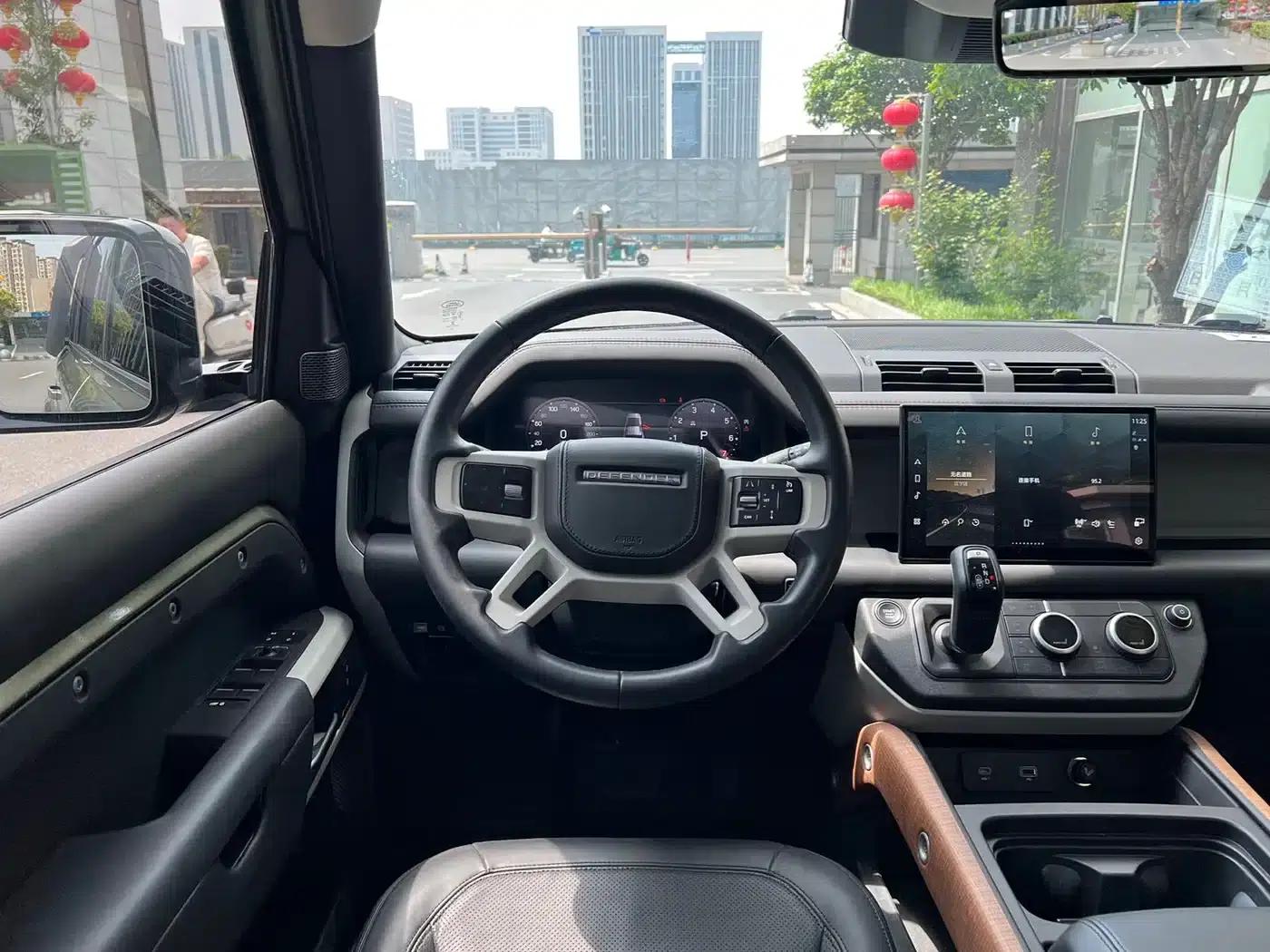 2023 Land Rover Defender 110 3.0T P400 Dark Edition — миниатюра 10