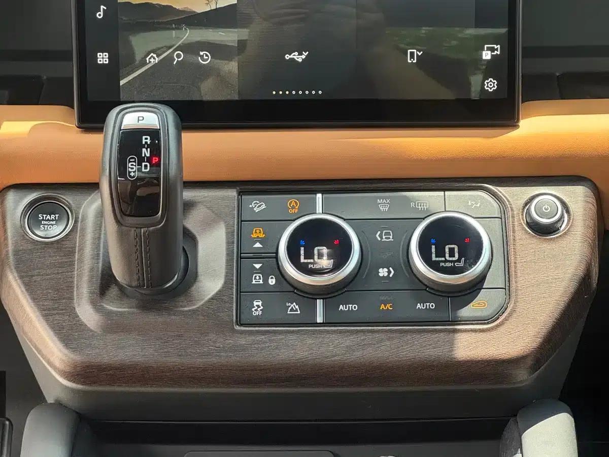 2023 Land Rover Defender 110 3.0T P400 X-DYNAMIC HSE — миниатюра 11