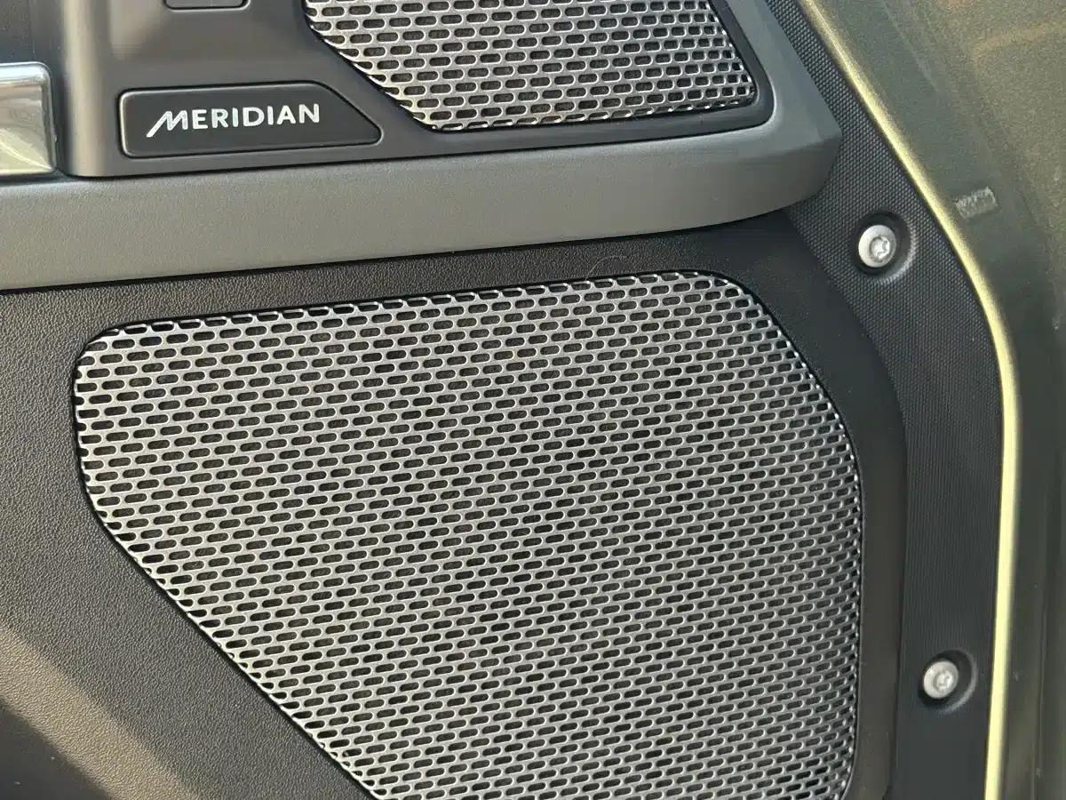 2023 Land Rover Defender 110 3.0T P400 X-DYNAMIC HSE — миниатюра 15