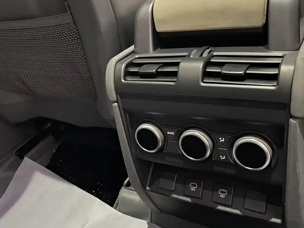 2023 Land Rover Defender Facelift 110 3.0T P400 X-DYNAMIC HSE — миниатюра 23