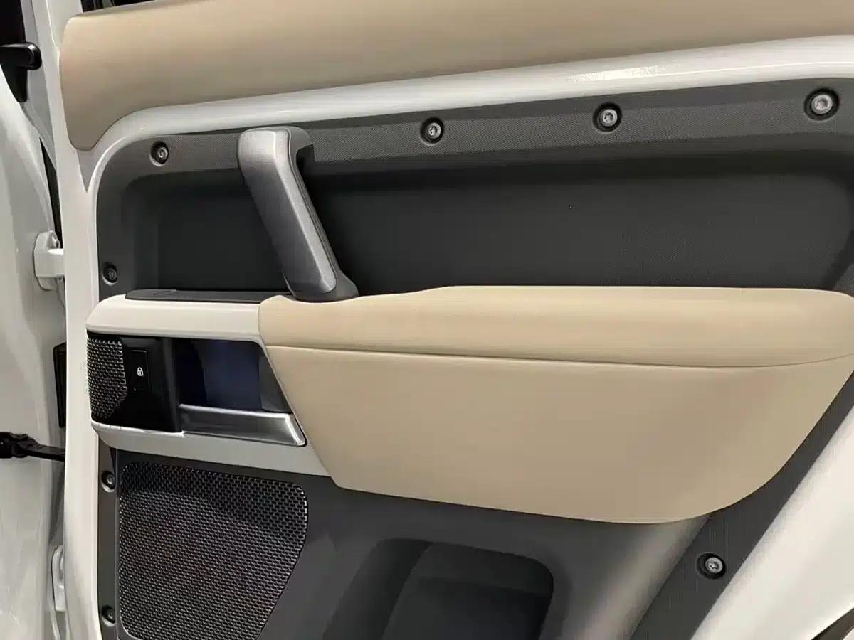2023 Land Rover Defender Facelift 110 3.0T P400 X-DYNAMIC HSE — миниатюра 7