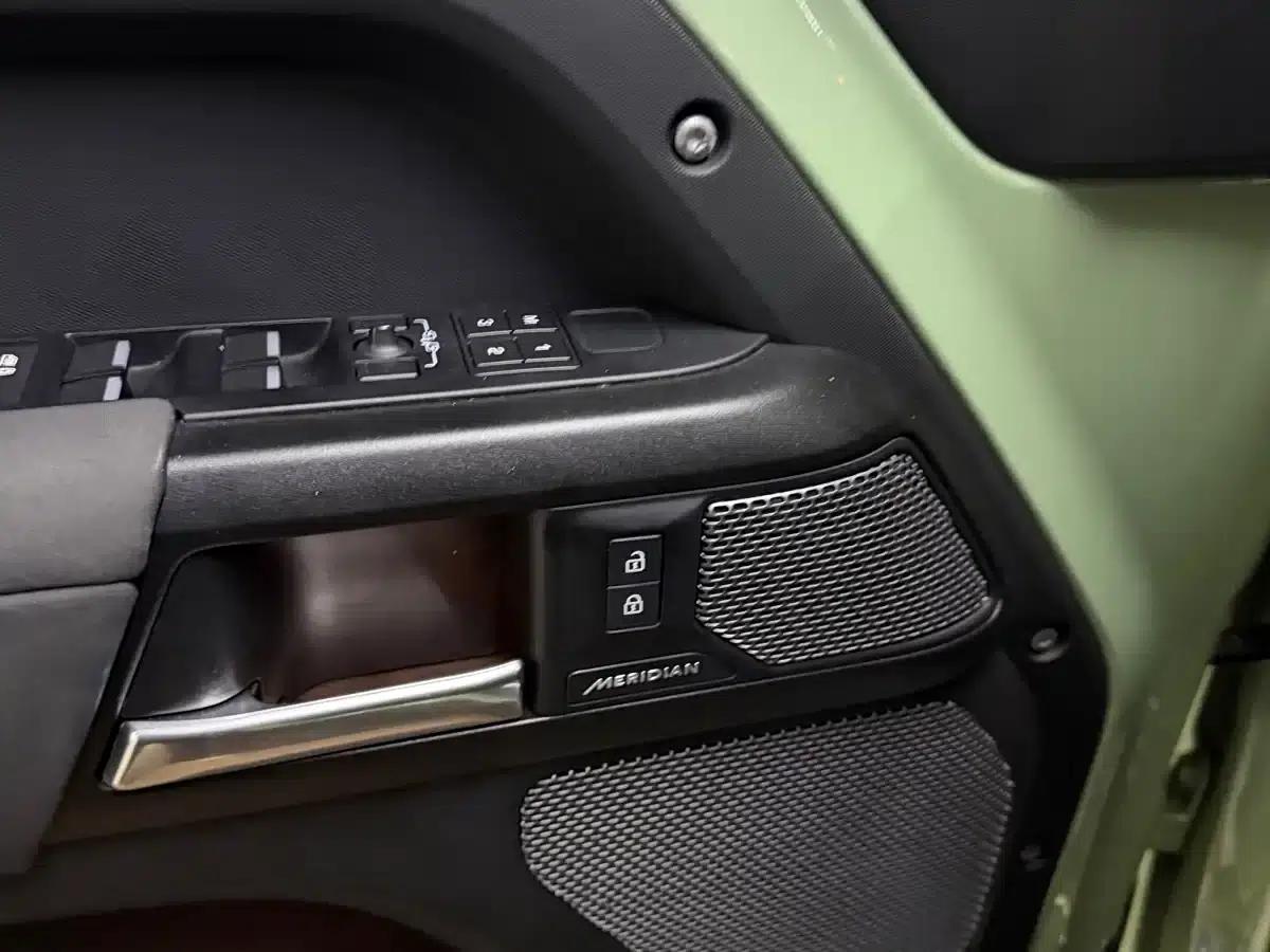 2023 Land Rover Defender 110 3.0T P400 75th Anniversary Edition — миниатюра 6