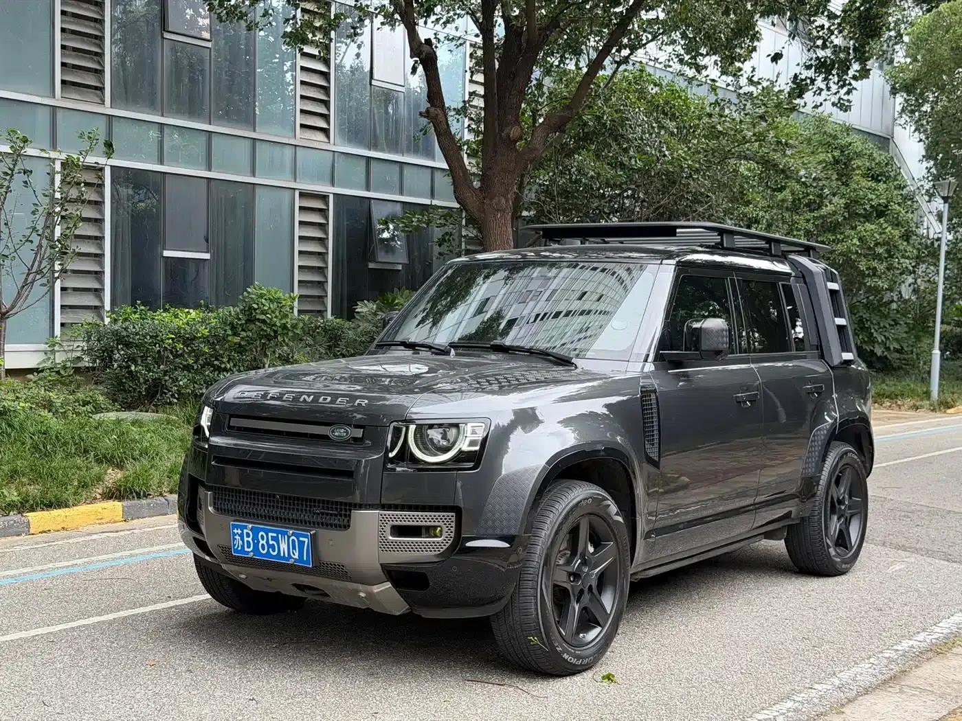 2023 Land Rover Defender Facelift 110 3.0T P400 Dark Edition — миниатюра 1