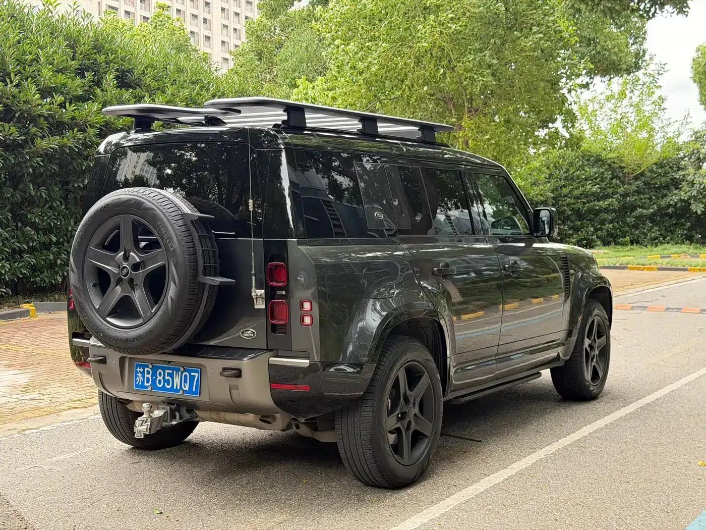 2023 Land Rover Defender Facelift 110 3.0T P400 Dark Edition — миниатюра 6