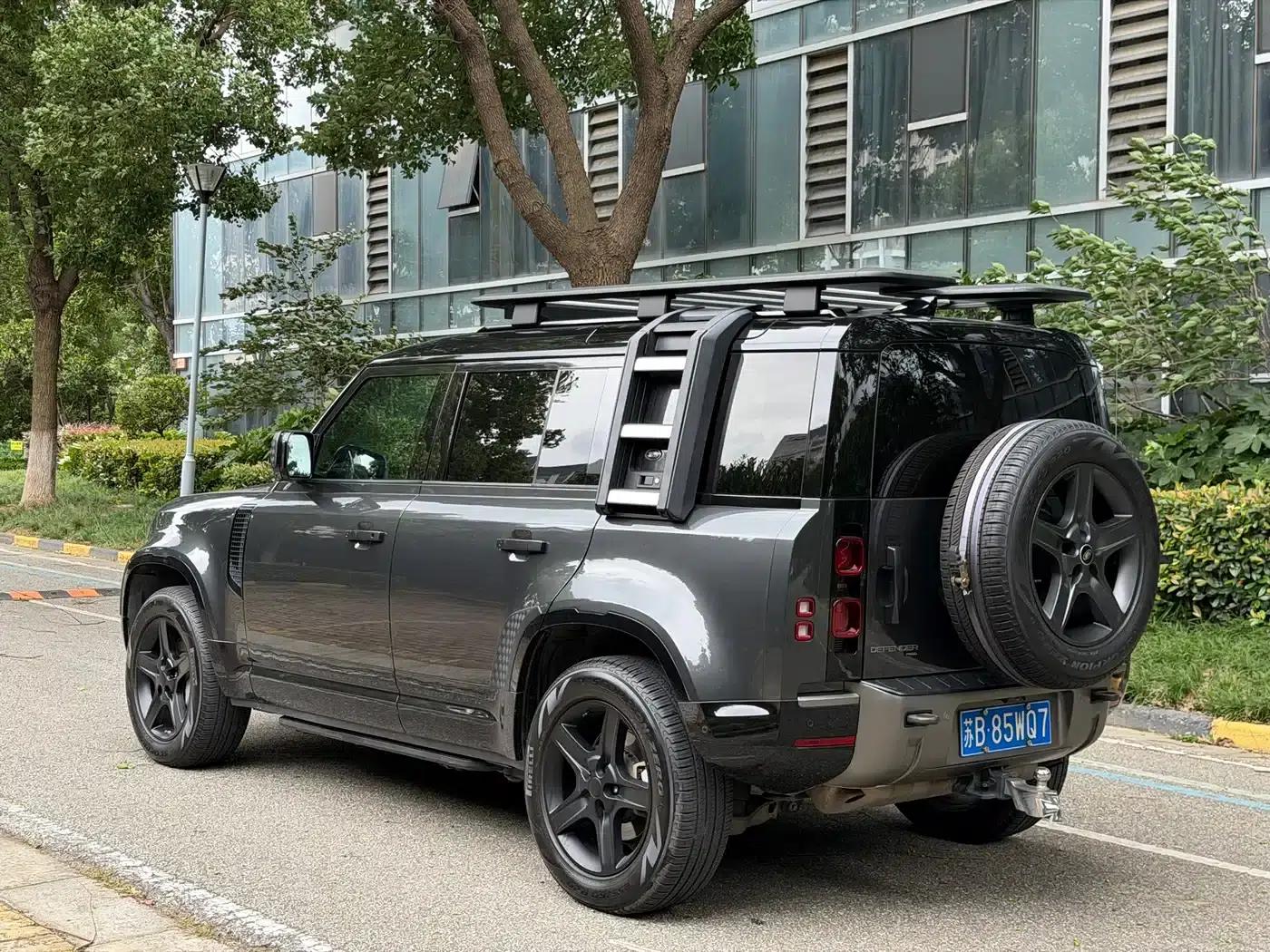 2023 Land Rover Defender Facelift 110 3.0T P400 Dark Edition — миниатюра 7