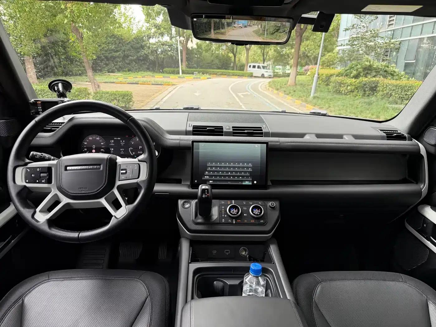 2023 Land Rover Defender Facelift 110 3.0T P400 Dark Edition — миниатюра 10