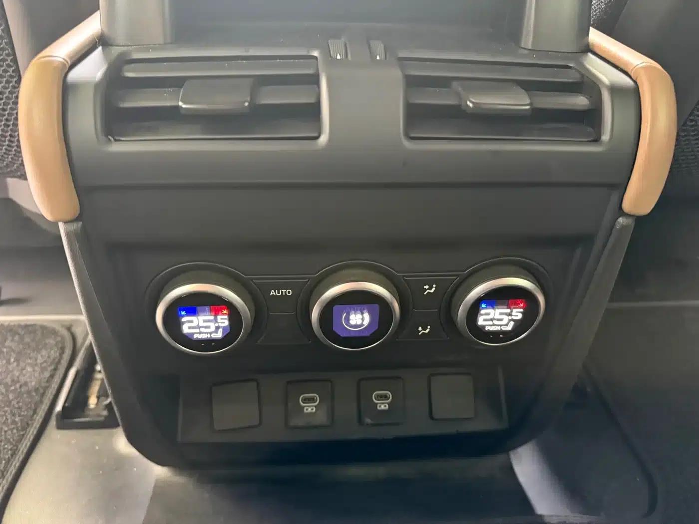2025 Land Rover Defender 90 3.0T P400 X-Dynamic HSE — миниатюра 21