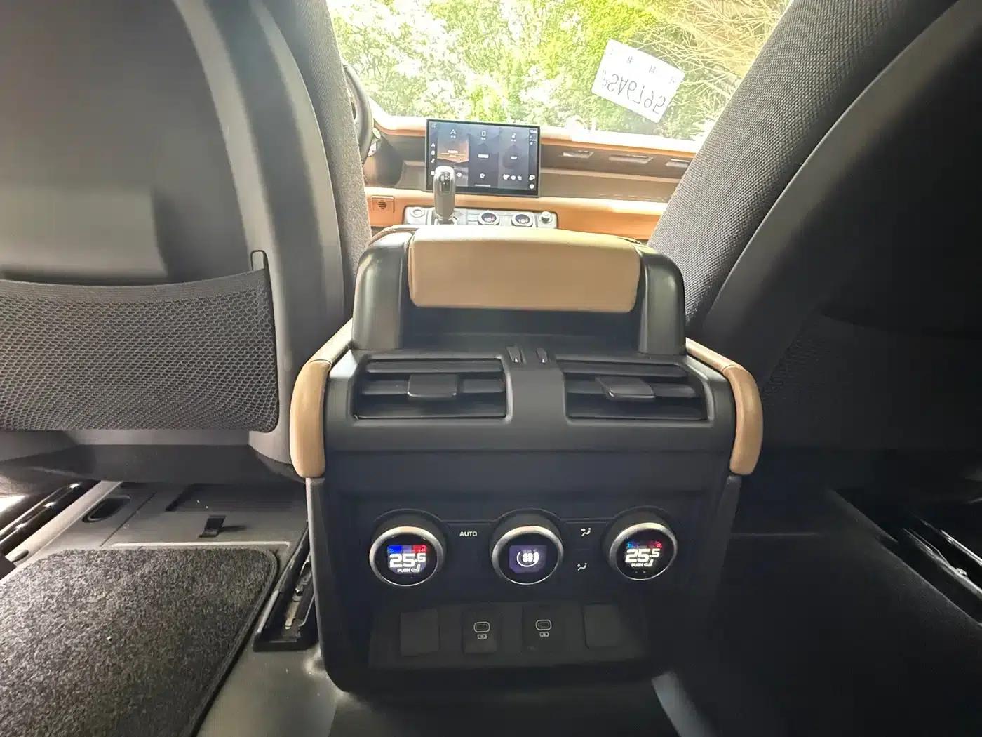 2025 Land Rover Defender 90 3.0T P400 X-Dynamic HSE — миниатюра 22