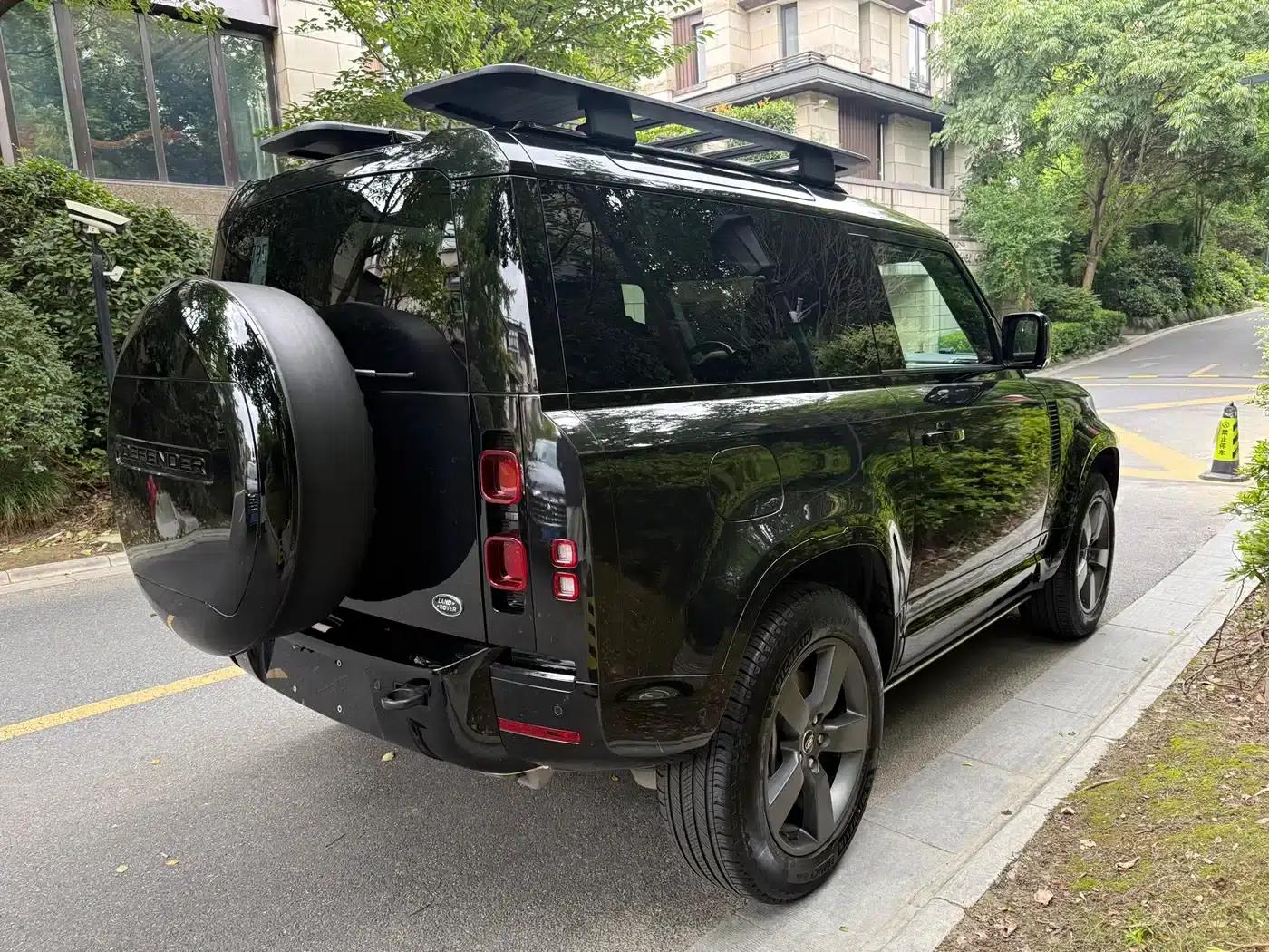 2025 Land Rover Defender 90 3.0T P400 X-Dynamic HSE — миниатюра 4