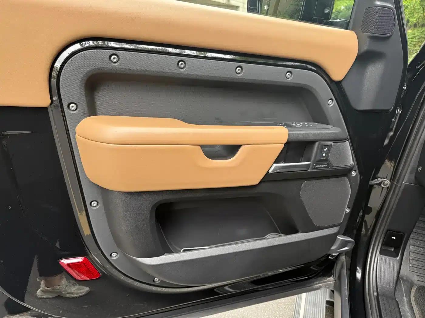 2025 Land Rover Defender 90 3.0T P400 X-Dynamic HSE — миниатюра 7