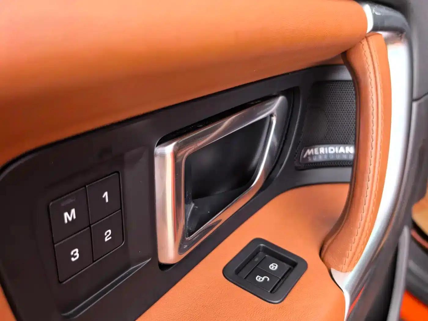 Discovery Sport (Imported) 2015 2.0T HSE Luxury — миниатюра 20