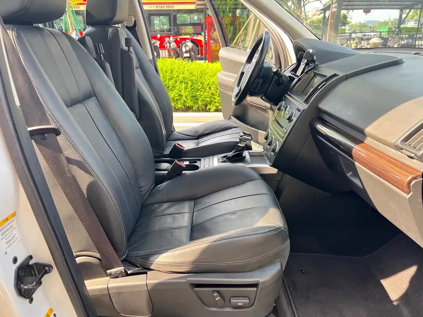 Freelander 2 2014 2.2T SD4 SE Diesel — миниатюра 15