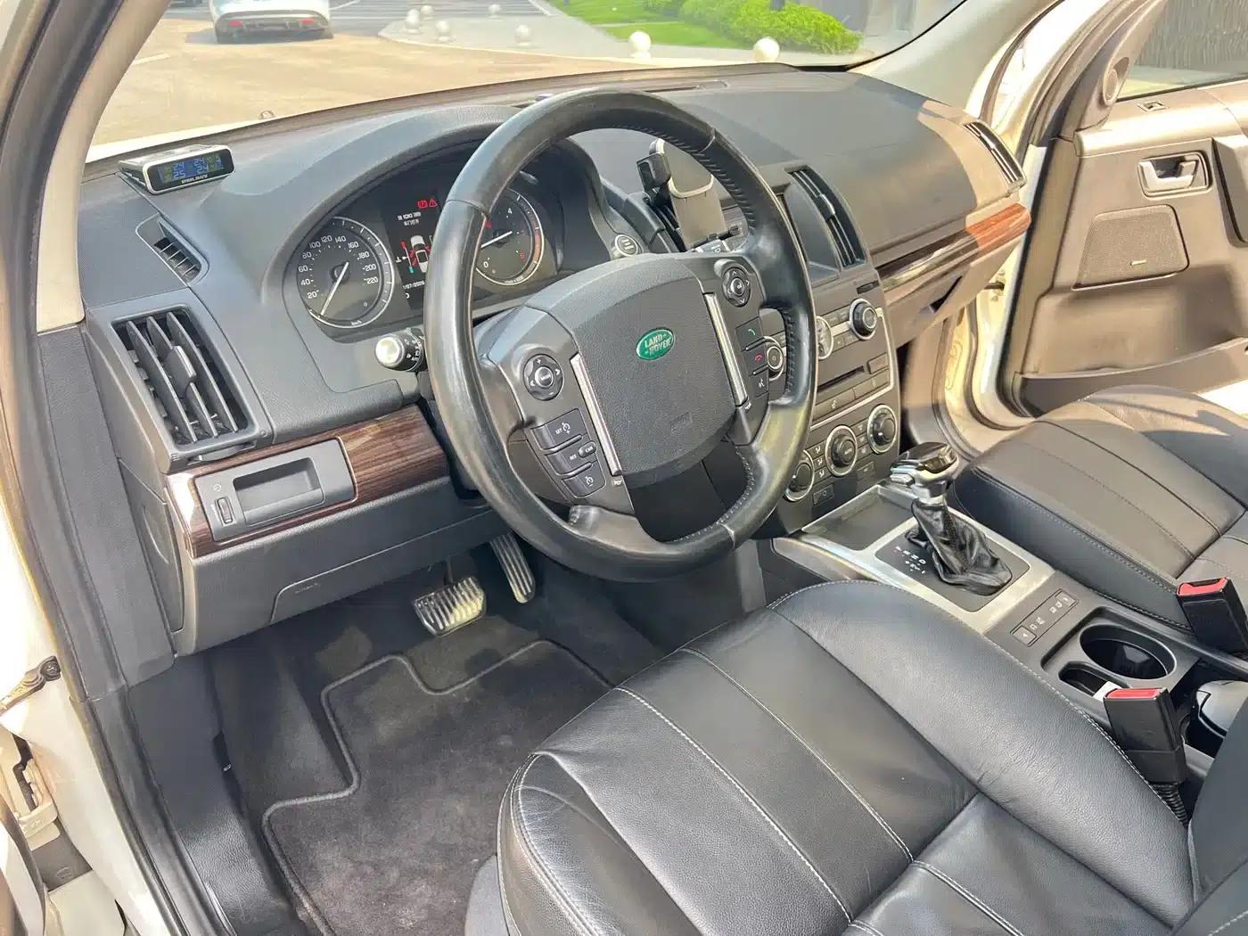 Freelander 2 2014 2.2T SD4 SE Diesel — миниатюра 17