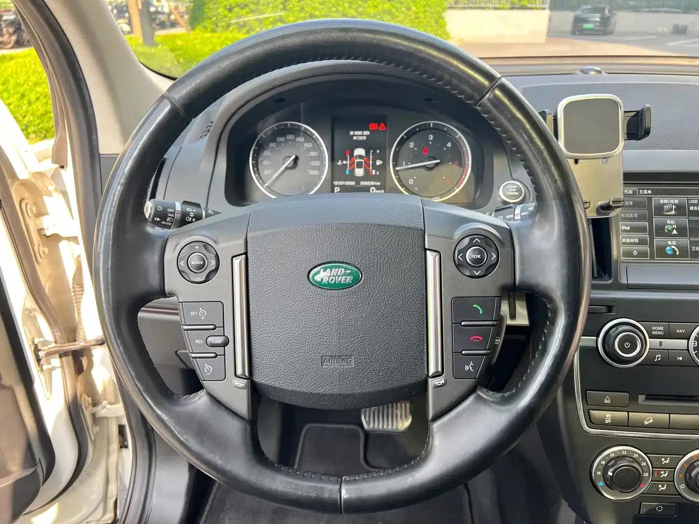 Freelander 2 2014 2.2T SD4 SE Diesel — миниатюра 19