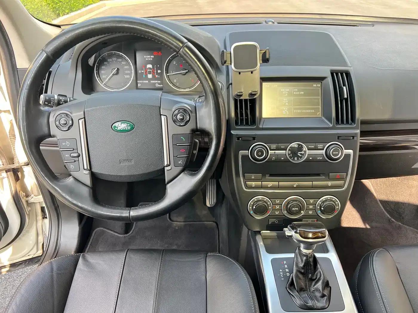 Freelander 2 2014 2.2T SD4 SE Diesel — миниатюра 20