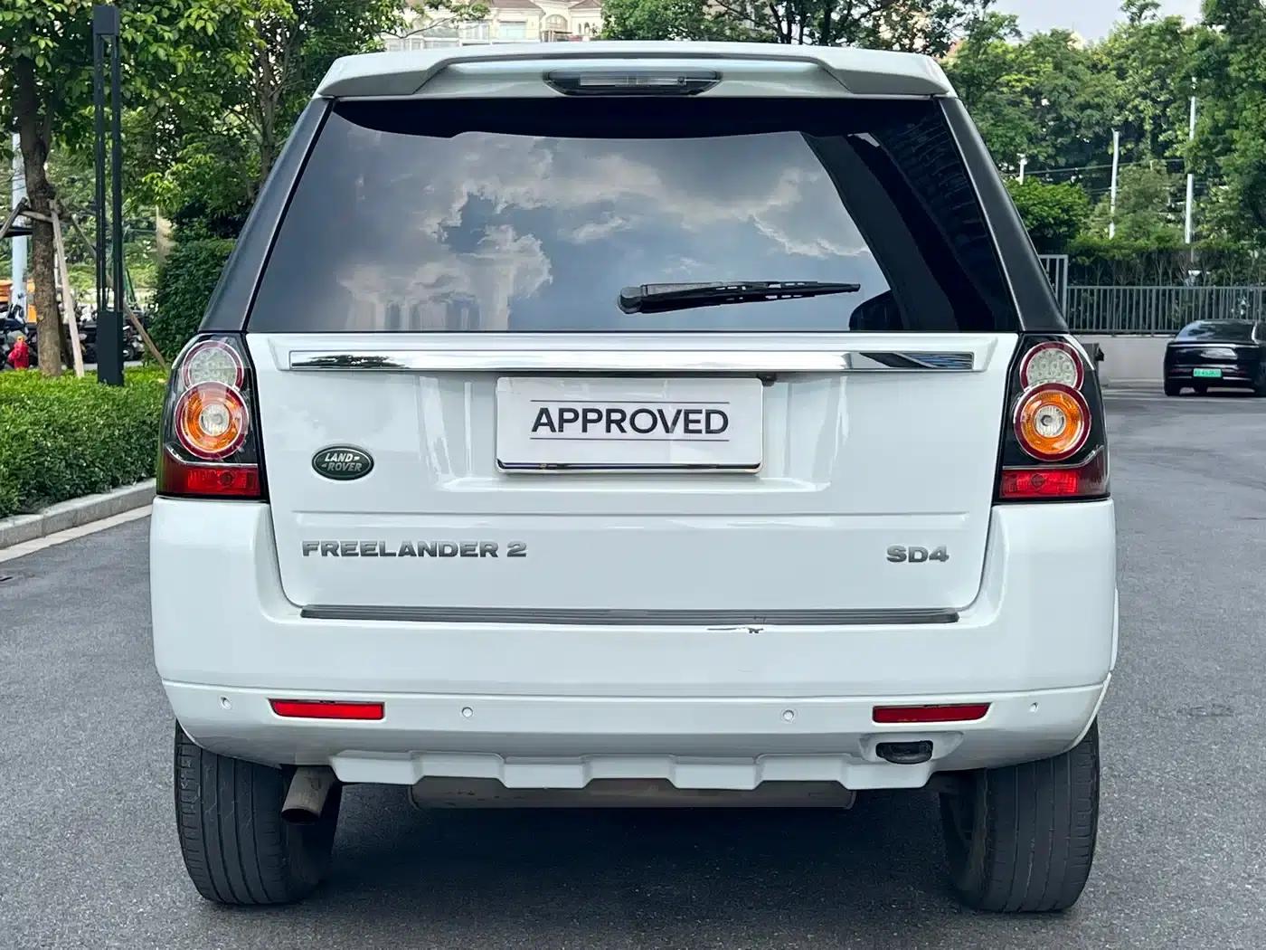 Freelander 2 2014 2.2T SD4 SE Diesel — миниатюра 4