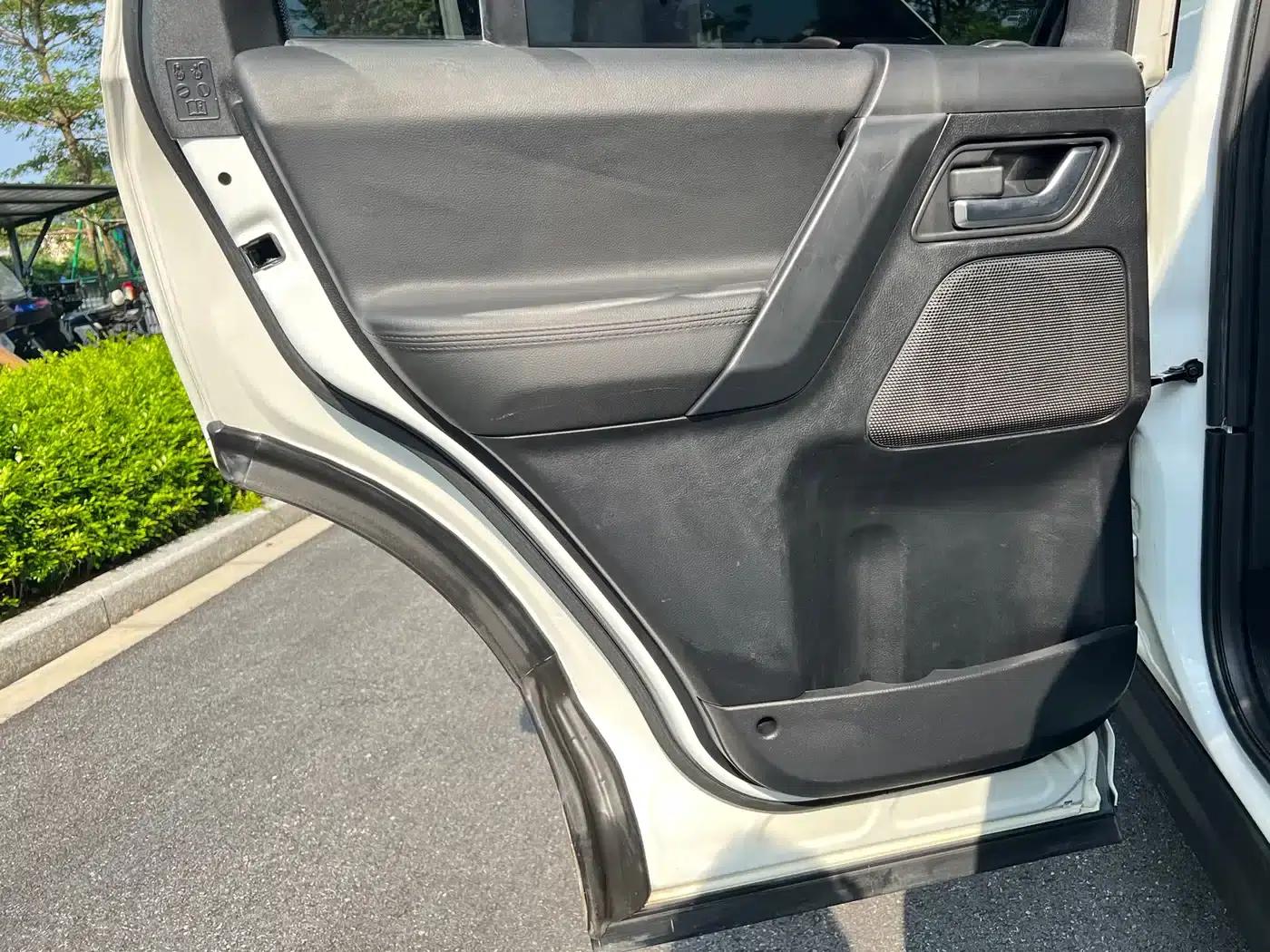 Freelander 2 2014 2.2T SD4 SE Diesel — миниатюра 37