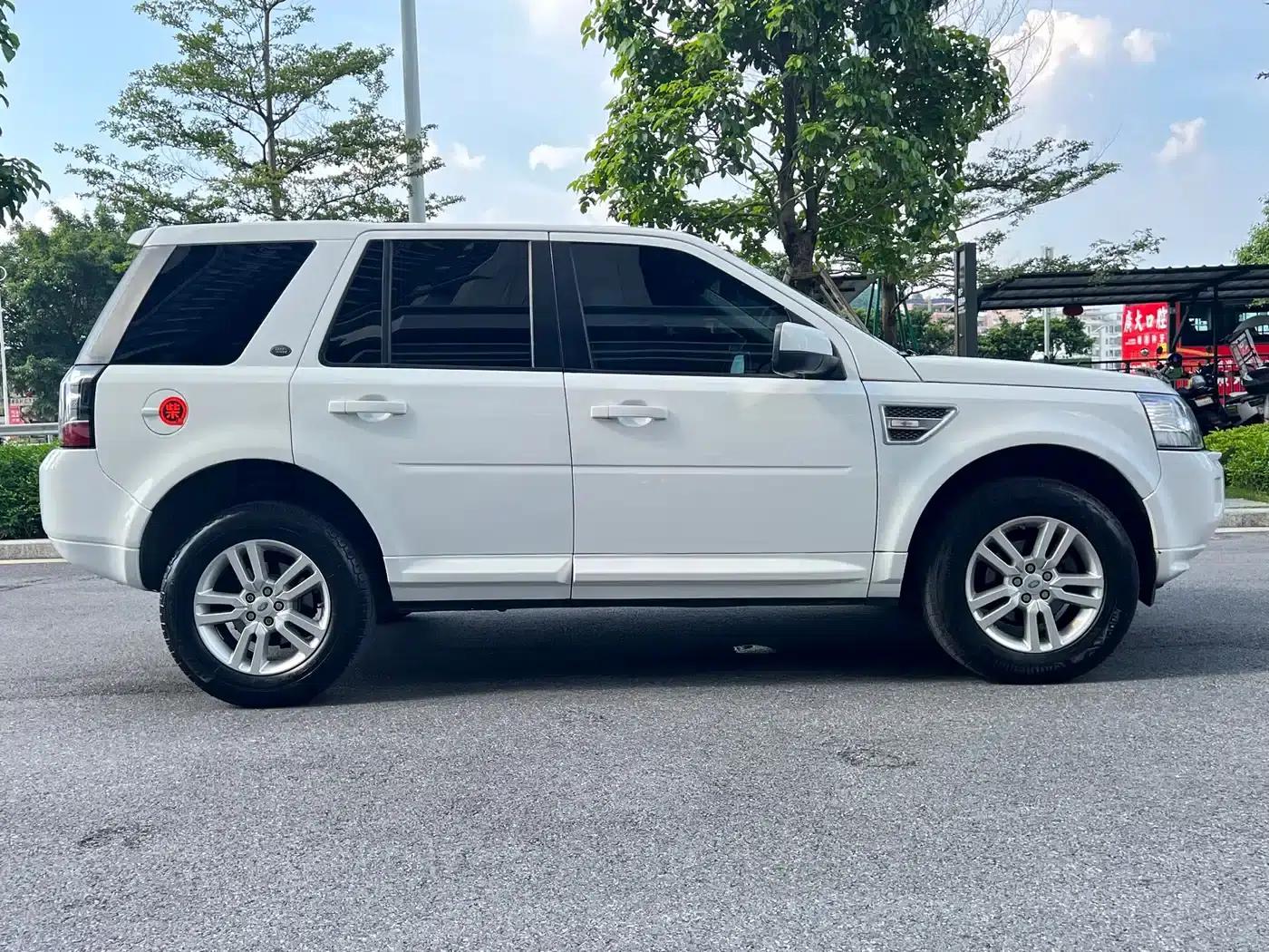 Freelander 2 2014 2.2T SD4 SE Diesel — миниатюра 7