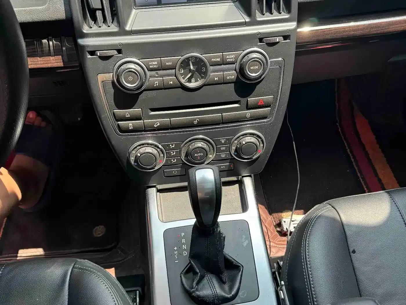Freelander 2 2013 2.2T SD4 SE Diesel — миниатюра 9