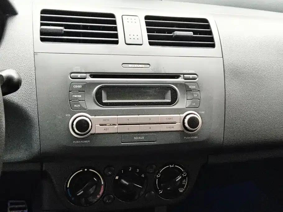 2016 Swift 1.5L Automatic Fashion Cool Play Edition — миниатюра 13
