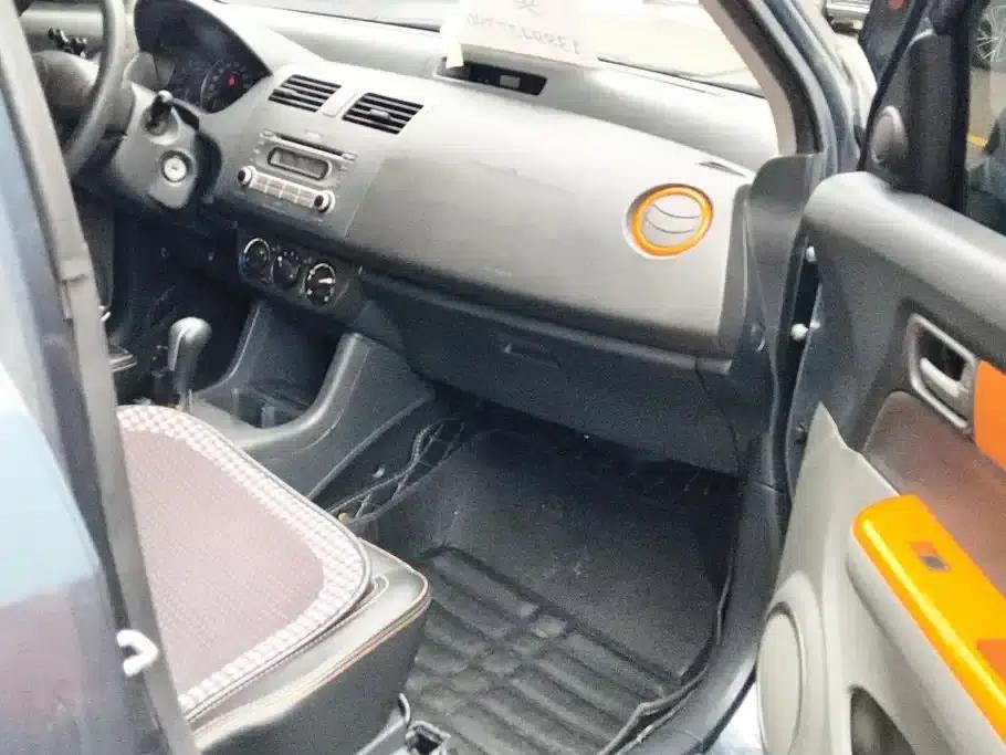 2016 Swift 1.5L Automatic Fashion Cool Play Edition — миниатюра 8