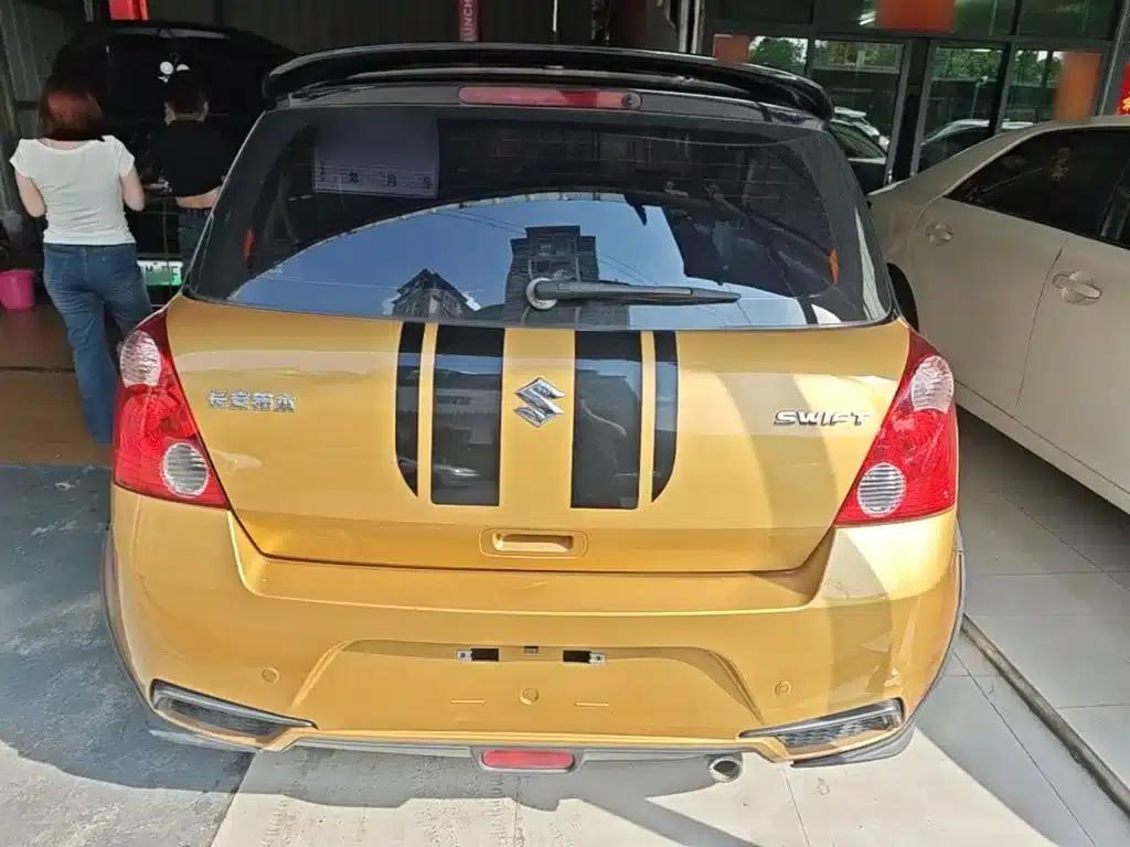 2015 Swift 1.5L Automatic Limited Edition — миниатюра 6