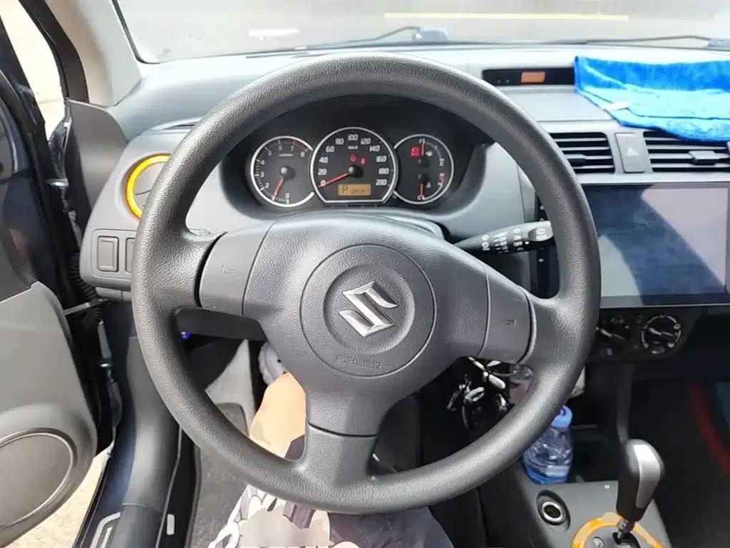 2016 Swift 1.5L Automatic Fashion Cool Play Edition — миниатюра 11