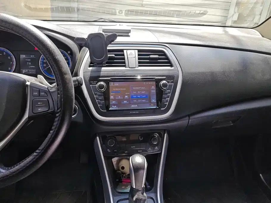 2015 Vitara 1.4T Automatic 2WD Premium — миниатюра 13