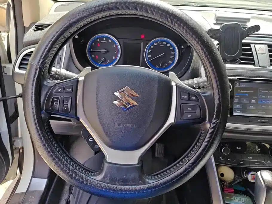 2015 Vitara 1.4T Automatic 2WD Premium — миниатюра 15