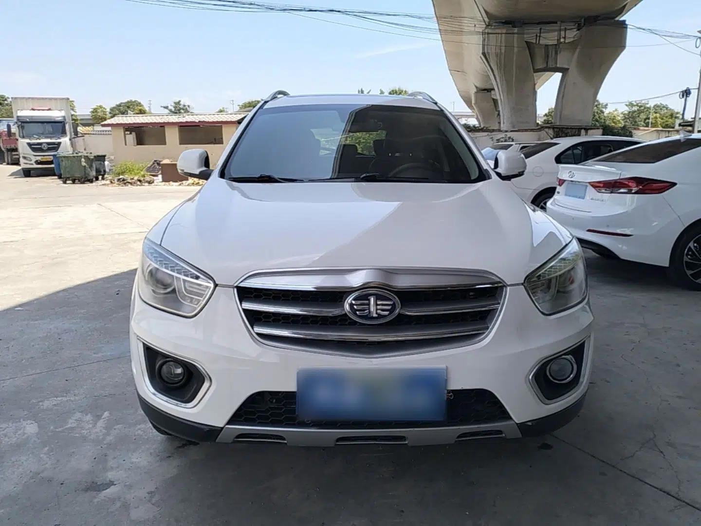 Bestune X80 2015 2.0L Automatic Comfort Anniversary Edition — миниатюра 2