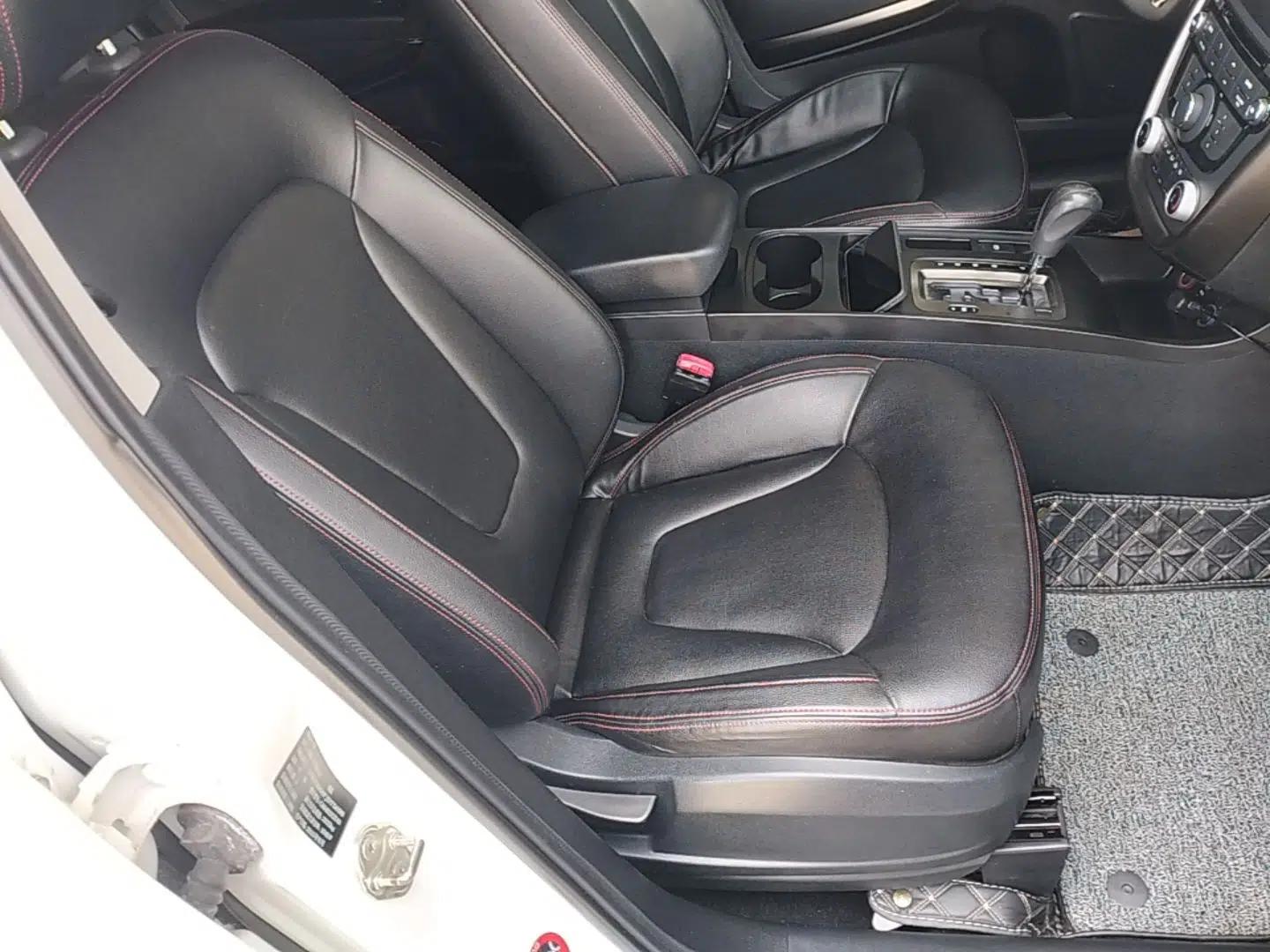 Bestune X80 2015 2.0L Automatic Comfort Anniversary Edition — миниатюра 19