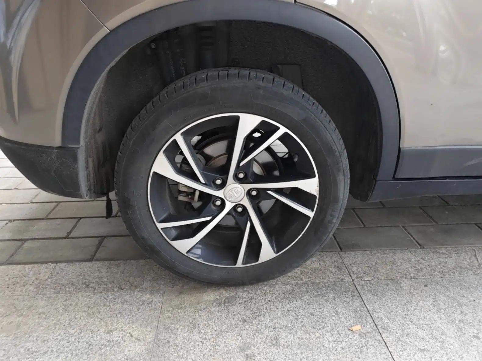 Bestune X40 2019 1.6L Automatic Luxury Edition China VI — миниатюра 11