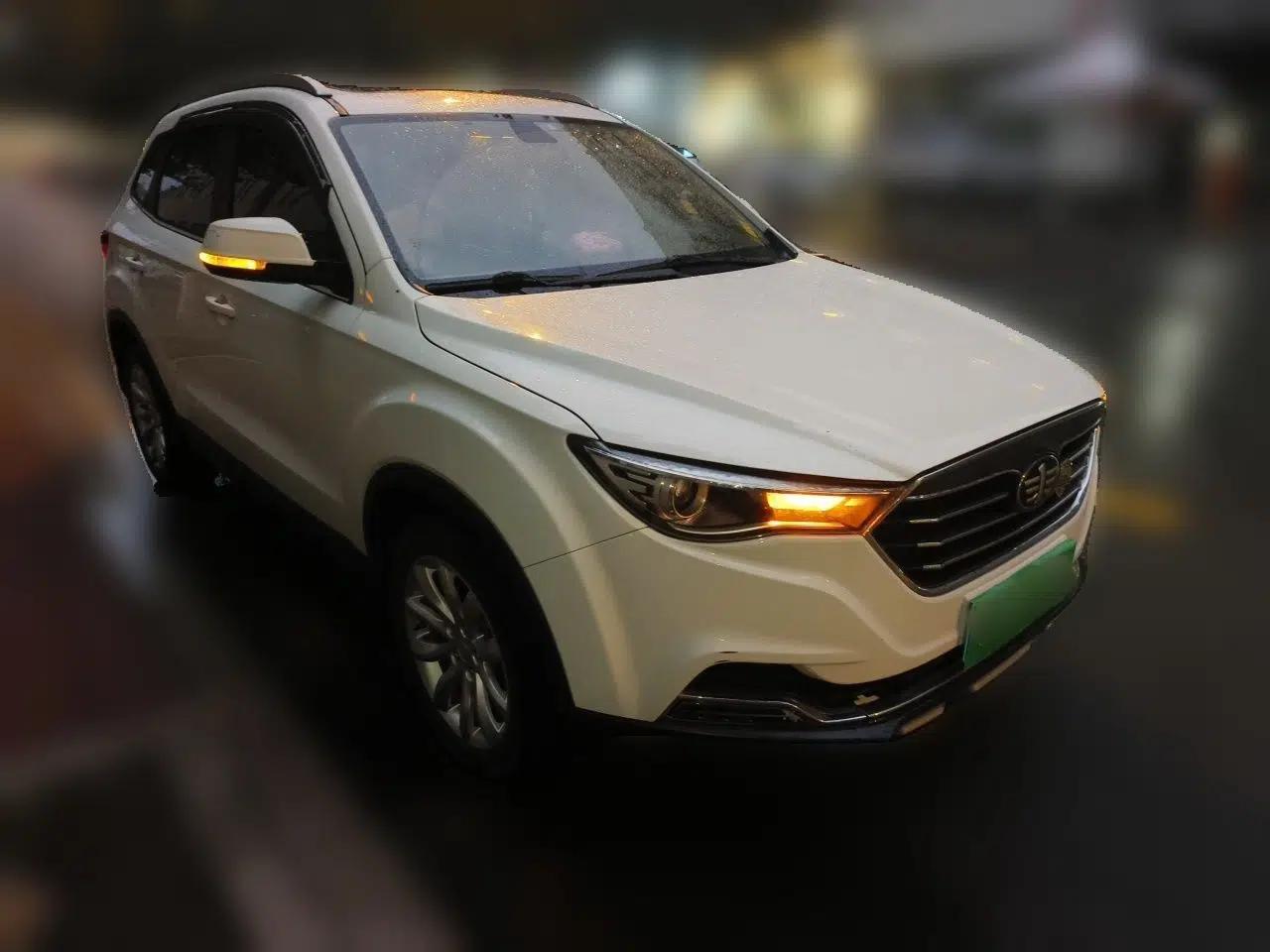 Bestune X40 2019 1.6L Automatic Luxury Edition China VI — миниатюра 3