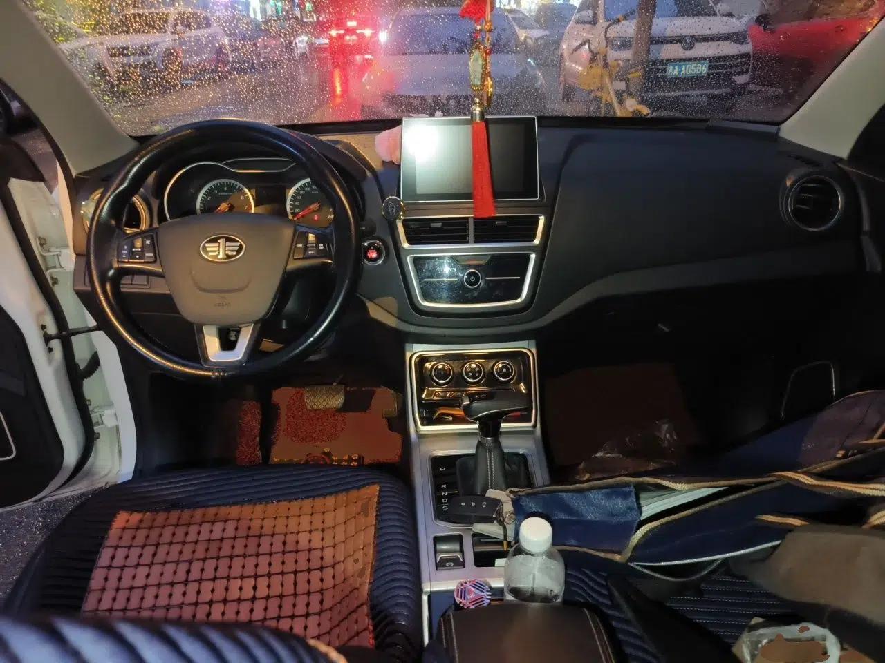 Bestune X40 2019 1.6L Automatic Luxury Edition China VI — миниатюра 9