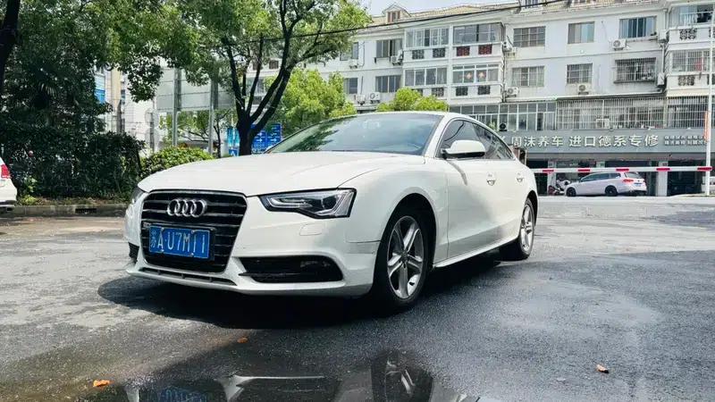 Audi A5 2013 Sportback 40 TFSI — миниатюра 1